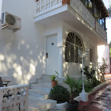 Aparthotel Costa *