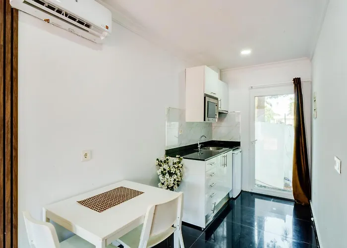 Costa Μαρμπέλλα